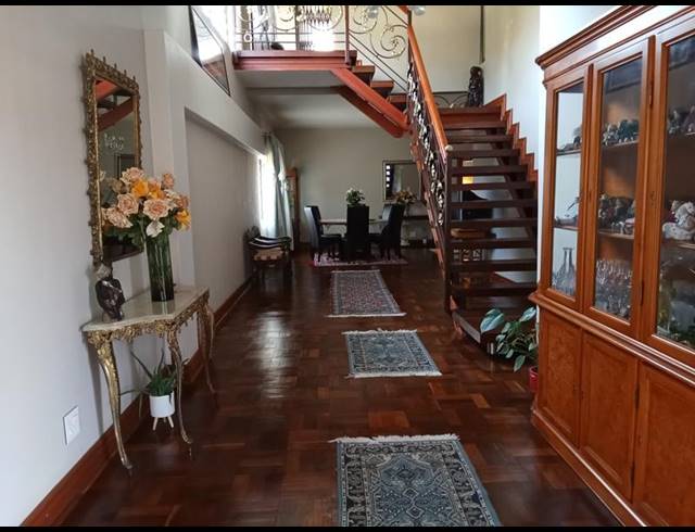 5 BEDROOM HOUSE FOR SALE IN SOUTH KENSINGTON